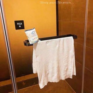 Khăn Tắm NÉN Du Lịch 70x140cm Bằng Cotton Siêu Gọn và Tiện Lợi Khăn Nén Khách Sạn Loại Lớn Dày Nặng 90gr
