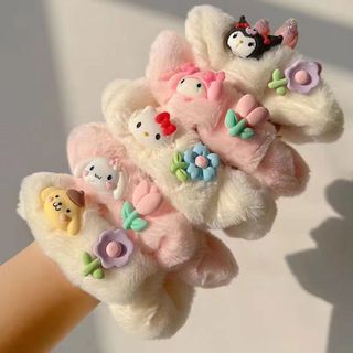 Scrunchies nhung đính charm giá sỉ