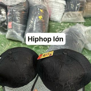 Mũ lưỡi trai đủ mẫu có họa tiết nổi CQ