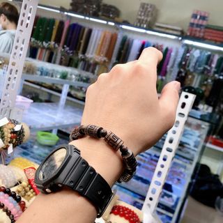 VÒNG TAY NAM TRẦM HƯƠNG SÁNH CHÌM THIÊN NHIÊN KHẮC CNC 12 LY - THẮNG GIANG