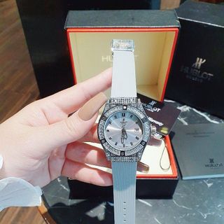 HOT SALE: ĐỒNG HỒ NỮ THỜI TRANG HUB ĐÁ VUÔNG 3