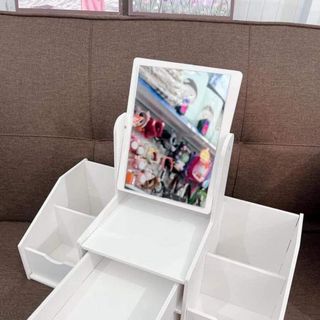 Tủ đựng mỹ phẩm đồ trang sức