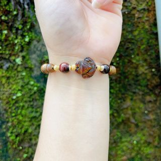 VÒNG TAY TRẦM HƯƠNG TỐC DẸT PHỐI HỒ LY ĐÁ THẠCH ANH MẮT HỔ THIÊN NHIÊN - THẮNG GIANG