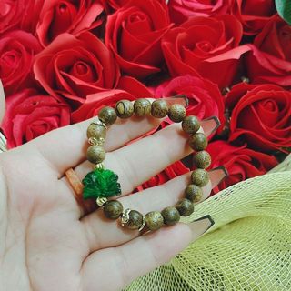 VÒNG TAY TRẦM HƯƠNG TỐC PHỐI SEN NGỌC CẨM THẠCH SƠN THỦY THIÊN NHIÊN - THẮNG GIANG