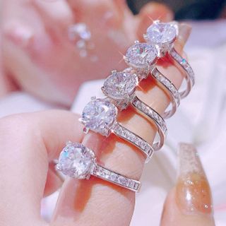 NHẪN ĐÍNH DẢI ĐÁ GẮN KIM CƯƠNG MOISSANITE TẶNG KÈM KIỂM ĐỊNH QUỐC TẾ - THẮNG GIANG
