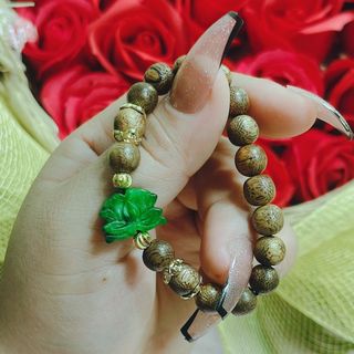 VÒNG TAY TRẦM HƯƠNG TỐC PHỐI SEN NGỌC CẨM THẠCH SƠN THỦY THIÊN NHIÊN - THẮNG GIANG