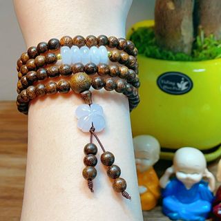 VÒNG TAY CỎ BỐN LÁ NGŨ ĐIẾU NGỌC CẨM THẠCH THIÊN NHIÊN PHỐI TRẦM HƯƠNG - THẮNG GIANG