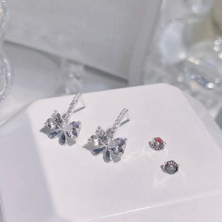 BÔNG TAI NƠ ĐÍNH ĐÁ TINH XẢO CÓ THẺ HÓA ĐƠN - THẮNG GIANG
