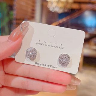 BÔNG TAI NỤ VUÔNG BẠC TA ĐÍNH ĐÁ CÓ THẺ HÓA ĐƠN - THẮNG GIANG