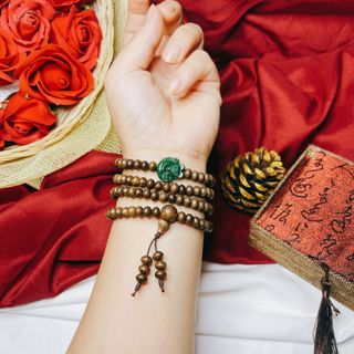 VÒNG TAY TRẦM HƯƠNG TỐC DẸT PHỐI HỒ LY CẨM THẠCH THIÊN NHIÊN - THẮNG GIANG