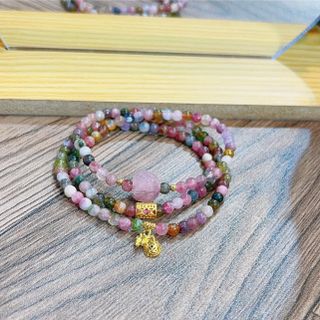 VÒNG TAY ĐÁ TOURMALINE THIÊN NHIÊN SEN THẠCH ANH HỒNG PHỐI CHARM - THẮNG GIANG