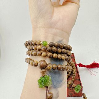 VÒNG TAY TRẦM HƯƠNG TỐC THIÊN NHIÊN PHỐI CHARM SEN NGỌC BÍCH - THẮNG GIANG