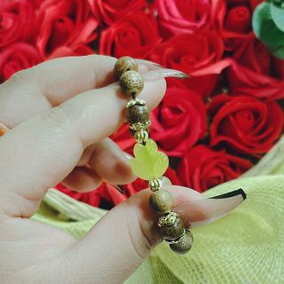 VÒNG TAY TRẦM HƯƠNG TỐC PHỐI HỒ LY CẨM THẠCH VÀNG THIÊN NHIÊN - THẮNG GIANG
