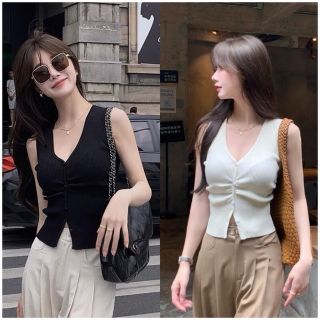Áo sát nách phối nút cổ V