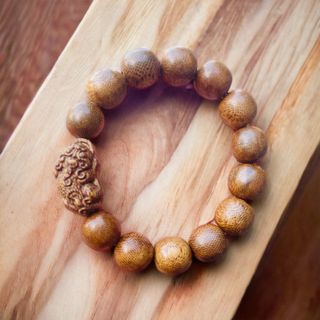 VÒNG TAY NAM TÌ HƯU TRẦM HƯƠNG TỐC THIÊN NHIÊN 12 LY - THẮNG GIANG