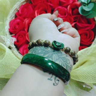 VÒNG TAY TRẦM HƯƠNG TỐC PHỐI NGÂN LƯỢNG NGỌC CẨM THẠCH SƠN THỦY THIÊN NHIÊN - THẮNG GIANG