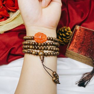 VÒNG TAY TRẦM HƯƠNG TỐC DẸT PHỐI HỒ LY CHÚA NGỌC CẨM THẠCH THIÊN NHIÊN - THẮNG GIANG