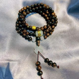 VÒNG TAY TRẦM SÁNH CHÌM PHỐI CHARM VÀNG TAY 24 KARA VÀ CẨM THẠCH - THẮNG GIANG