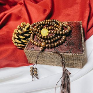 VÒNG TAY TRẦM HƯƠNG TỐC DẸT PHỐI CỎ BỐN LÁ THIÊN NHIÊN - THẮNG GIANG