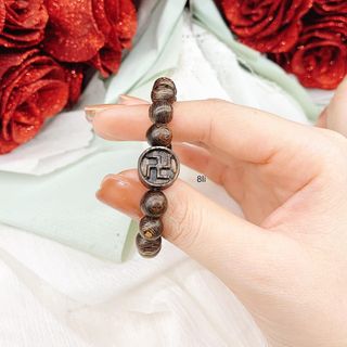 VÒNG TAY TRẦM HƯƠNG SÁNH CHÌM CHỮ VẠN 8 LY - THẮNG GIANG