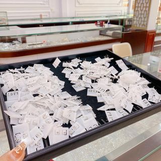 BÔNG TAI NỤ BÓNG BẠC TA CAO CẤP CÓ THẺ HÓA ĐƠN - THẮNG GIANG