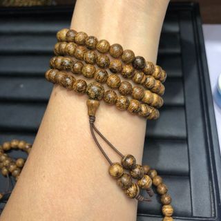 VÒNG TAY TRẦM HƯƠNG DÓ DÂY INDONESIA THIÊN NHIÊN CAO CẤP 108 HẠT 6 LY - THẮNG GIANG