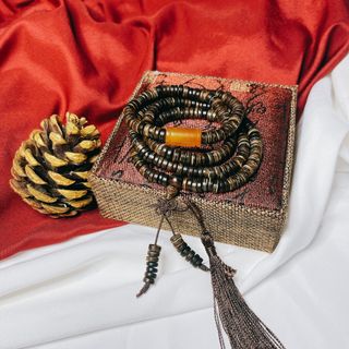 VÒNG TAY TRẦM HƯƠNG SÁNH CHÌM PHỐI LU THỐNG CẨM THẠCH VÀNG THIÊN NHIÊN - THẮNG GIANG