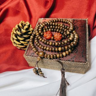 VÒNG TAY TRẦM HƯƠNG TỐC DẸT PHỐI CỎ BỐN LÁ HỒ LY THIÊN NHIÊN - THẮNG GIANG
