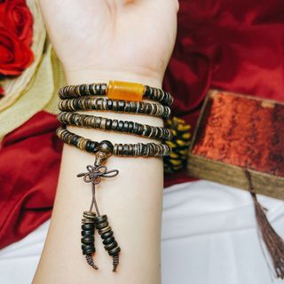 VÒNG TAY TRẦM HƯƠNG SÁNH CHÌM PHỐI LU THỐNG CẨM THẠCH VÀNG THIÊN NHIÊN - THẮNG GIANG