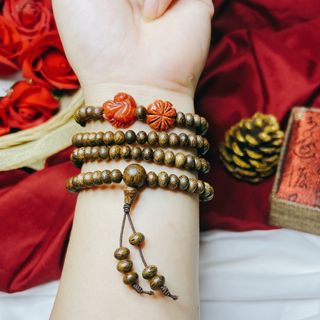 VÒNG TAY TRẦM HƯƠNG TỐC DẸT PHỐI CỎ BỐN LÁ HỒ LY THIÊN NHIÊN - THẮNG GIANG