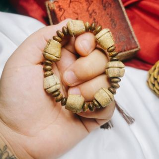 VÒNG TAY TRẦM HƯƠNG BANH MALAI THIÊN NHIÊN - THẮNG GIANG