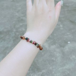VÒNG TAY TRẦM HƯƠNG TỐC PHỐI ĐÁ TOURMALINE VỤN THIÊN NHIÊN - THẮNG GIANG