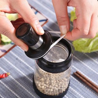 Lọ Đựng Gia Vị Thủy Tinh Kèm Thìa Thông Minh Cao Cấp Sang Trọng Dành Cho Các Mẹ Nội Trợ - KiMi Decor