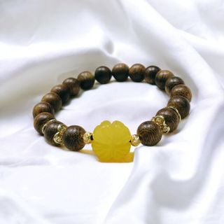 VÒNG TAY TRẦM HƯƠNG RÙNG LÀO THIÊN NHIÊN PHỐI CỎ BỐN LÁ CẨM THẠCH VÀNG - THẮNG GIANG