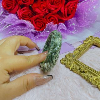 VÒNG TAY ĐÁ SERPENTINE XANH TRẠM KHẮC HOA VĂN THIÊN NHIÊN - THẮNG GIANG