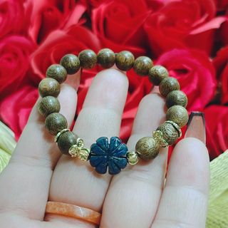 VÒNG TAY TRẦM HƯƠNG TỐC PHỐI CỎ BỐN LÁ ĐÁ LAPIZ THIÊN THANH THIÊN NHIÊN - THẮNG GIANG