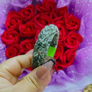 VÒNG TAY ĐÁ SERPENTINE XANH TRẠM KHẮC HOA VĂN THIÊN NHIÊN - THẮNG GIANG