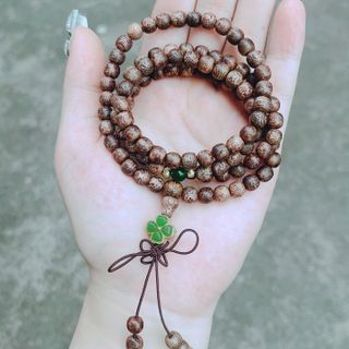 VÒNG TAY TRẦM HƯƠNG TỐC PHỐI CỎ BỐN LÁ CHARM TĨNH ĐIỆN - THẮNG GIANG