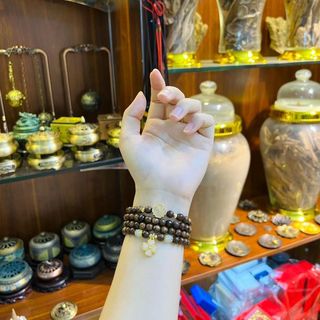 VÒNG TAY TRẦM TỐC PHỐI CHARM CỎ BỐN LÁ XI TĨNH ĐIỆN - THẮNG GIANG