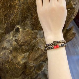 VÒNG TAY TAY TRẦM HƯƠNG SÁNH CHÌM THIÊN NHIÊN PHỐI CHARM SEN ĐÁ ĐỎ - THẮNG GIANG