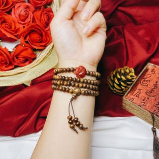 VÒNG TAY TRẦM HƯƠNG TỐC DẸT PHỐI HỒ LY CẨM THẠCH HUYẾT THIÊN NHIÊN - THẮNG GIANG