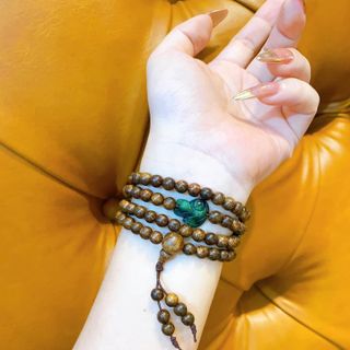VÒNG TAY TRẦM HƯƠNG TỐC HỒ LY ÔM HOA CẨM THẠCH THIÊN NHIÊN - THẮNG GIANG