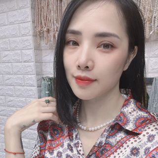 VÒNG CỔ NGỌC TRAI NUÔI THIÊN NHIÊN PHỐI CHARM BI XI VÀNG - THẮNG GIANG