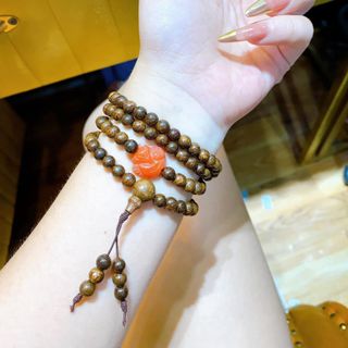 VÒNG TAY TRẦM HƯƠNG TỐC HỒ LY ÔM HOA CẨM THẠCH THIÊN NHIÊN - THẮNG GIANG