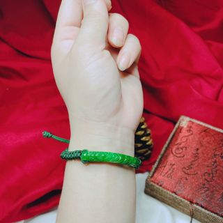 VÒNG TAY CẨM THẠCH KHẮC THIÊN NHIÊN TẾT DÂY CHỈ XANH - THẮNG GIANG
