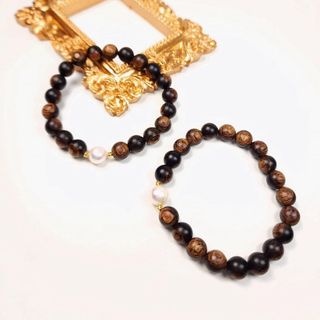 VÒNG TAY TRẦM HƯƠNG SÁNH CHÌM THIÊN NHIÊN PHỐI NGỌC TRAI NUÔI THIÊN NHIÊN - THẮNG GIANG