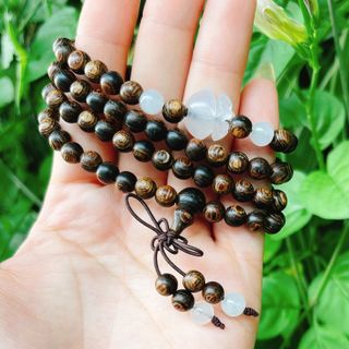 VÒNG TAY TRẦM HƯƠNG SÁNH CHÌM PHỐI TÚI TIỀN BẠCH NGỌC THIÊN NHIÊN - THẮNG GIANG