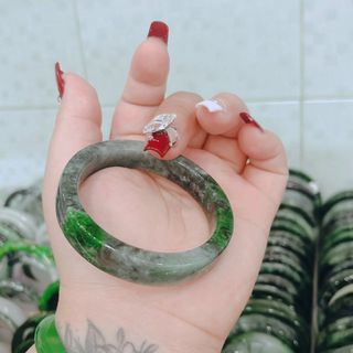 VÒNG TAY NGỌC CẨM THẠCH KHÓI VÂN THIÊN NHIÊN BẢN VUÔNG - THẮNG GIANG