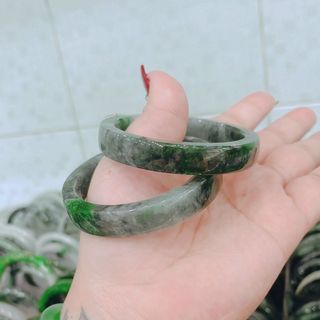 VÒNG TAY NGỌC CẨM THẠCH KHÓI VÂN THIÊN NHIÊN BẢN VUÔNG - THẮNG GIANG