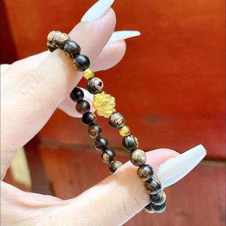 VÒNG TAY TRẦM HƯƠNG SÁNH CHÌM THIÊN NHIÊN PHỐI SEN VÀNG 10 KARA - THẮNG GIANG
